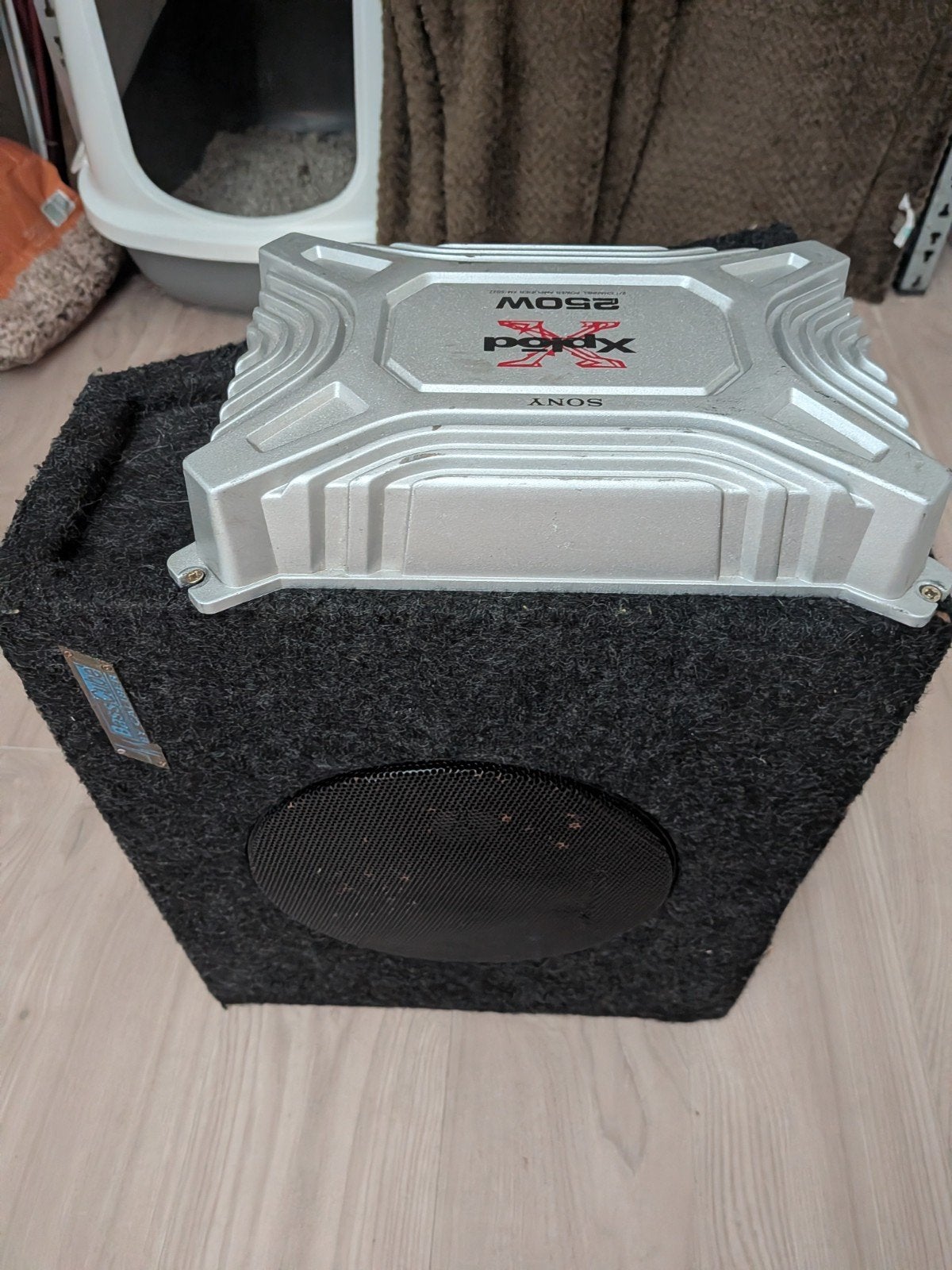 BassCube by Caliber Subwoofer met Sony Xplod versterker, Auto diversen, Ophalen