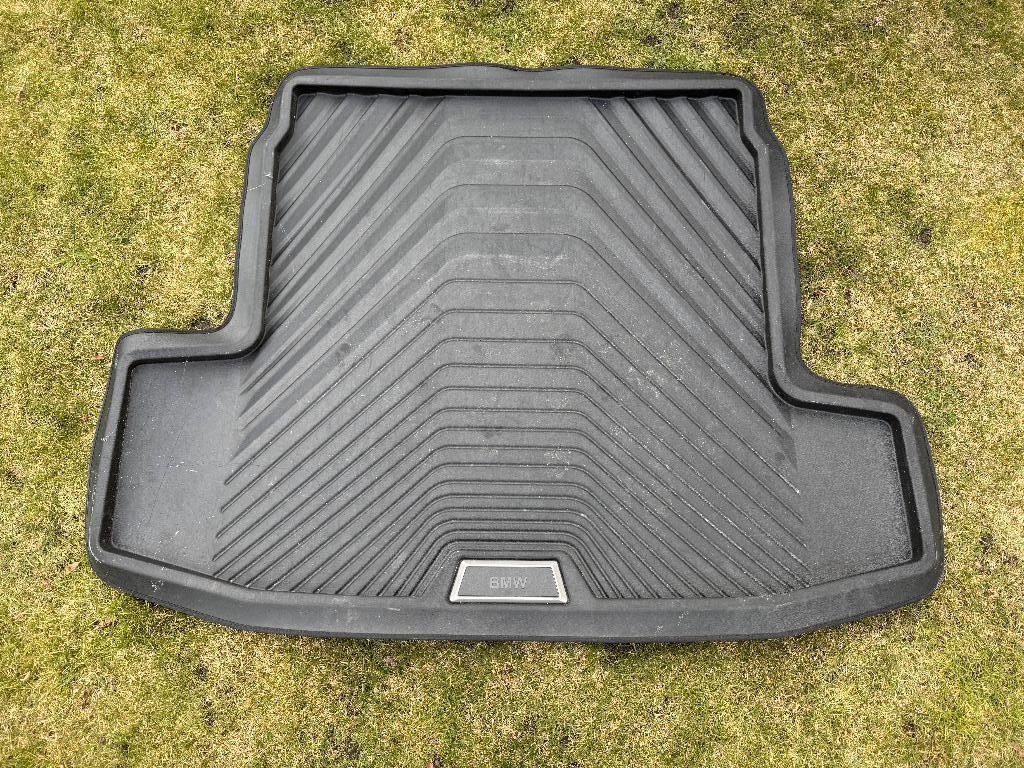 Te koop: Rubberen kofferbakmat BMW, Ophalen, Gebruikt