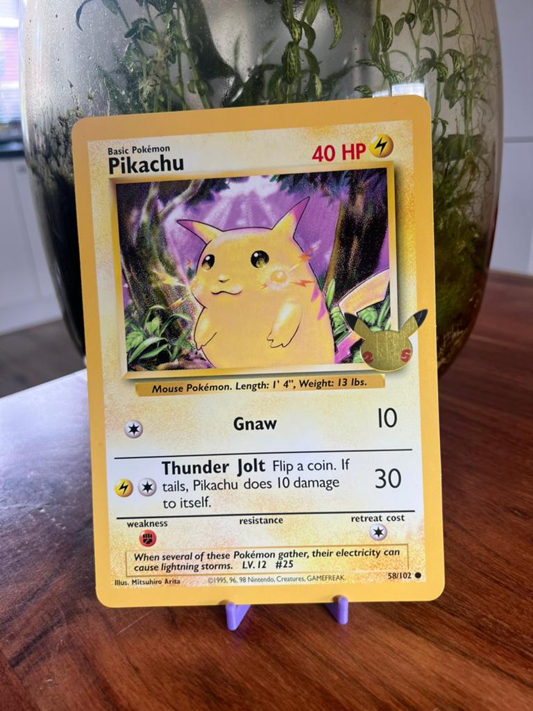 Pokémon Pikachu 58/102 Celebrations Jumbo kaart, Hobby en Vrije tijd, Verzamelkaartspellen | Pokémon, Ophalen of Verzenden, Zo goed als nieuw