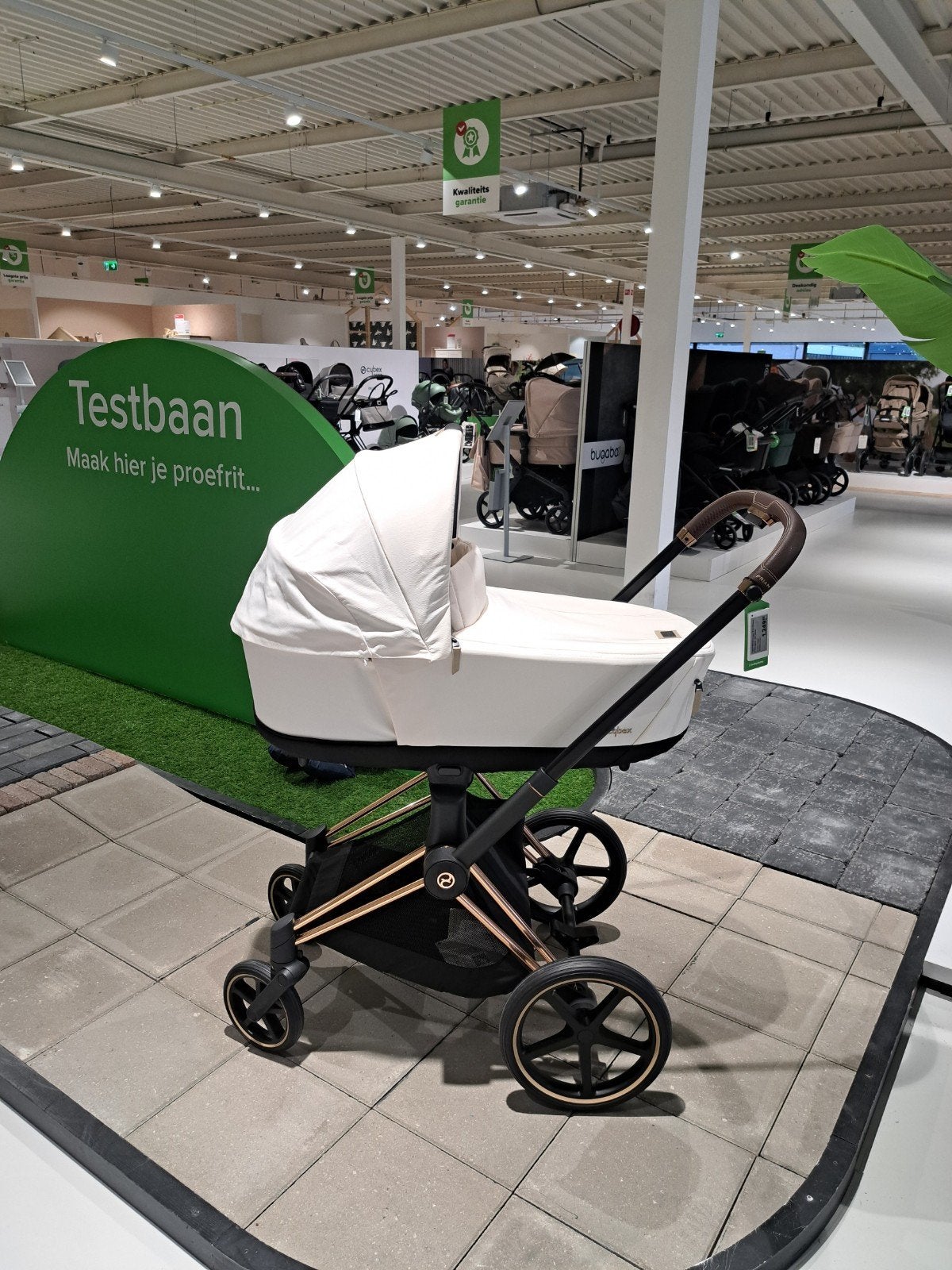Cybex Priam 4 Rose Gold Met Donker Bruin Handvat Off White, Nieuw, Met reiswieg, Ophalen, Kinderwagen