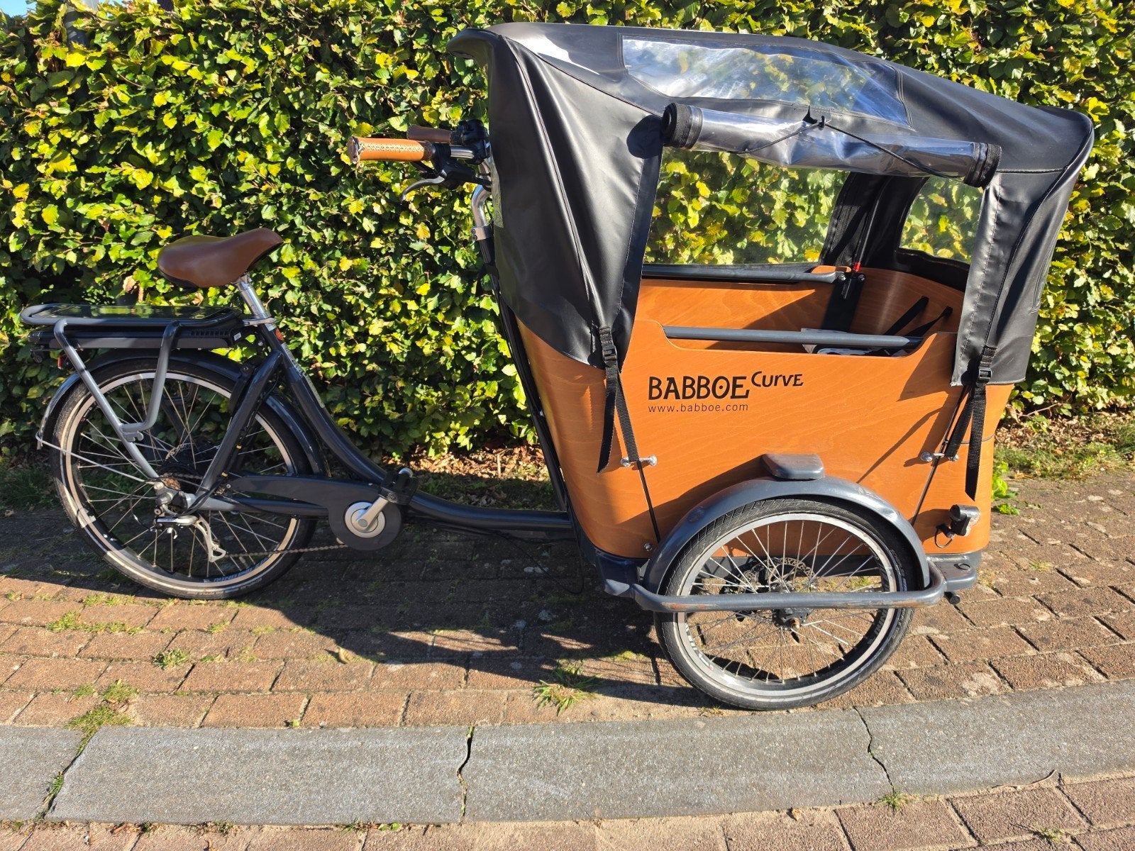 Babboe Curve-E Bakfiets - Elektrisch met Huif, Ophalen, 4 kinderen of meer, Gebruikt, Elektrisch