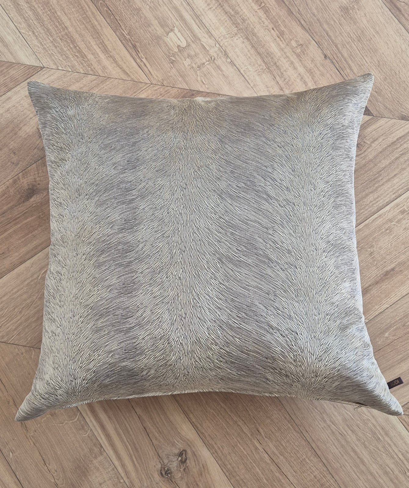 Claudi Perla Sand kussen 60x60, Huis en Inrichting, Woonaccessoires | Kussens, Ophalen of Verzenden