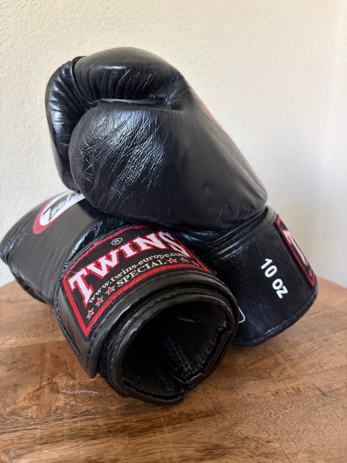 Twins Special Bokshandschoenen 10 oz Zwart leer, Ophalen of Verzenden, Gebruikt, Bokshandschoenen
