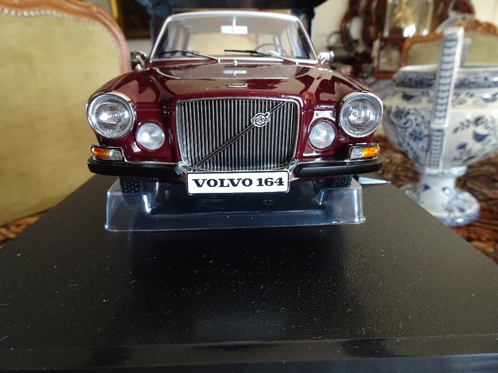VOLVO 164   1970  1;18 WIJN ROOD   TRIPLE  CARIN DOOS, Hobby en Vrije tijd, Ophalen of Verzenden, Zo goed als nieuw, Auto, Overige merken