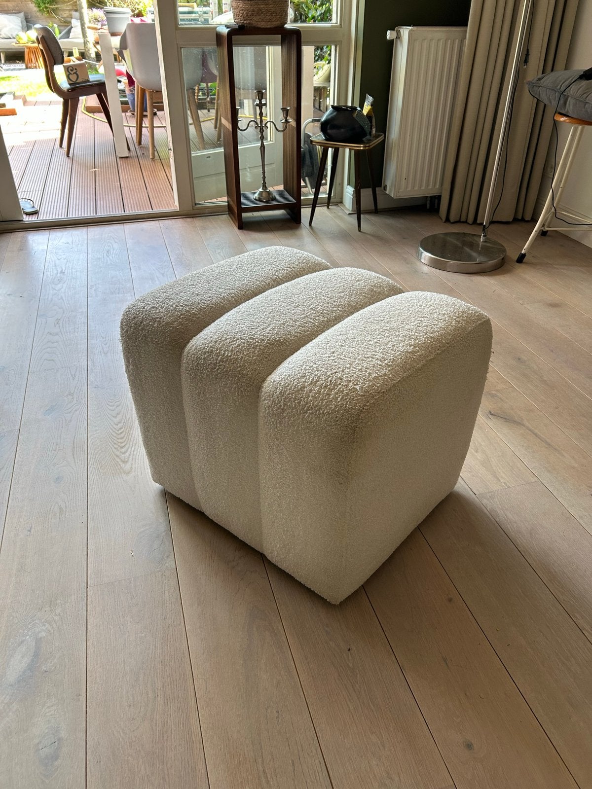 Caddo Poef - Hocker in Crème Bouclé Stof, Ophalen of Verzenden, Zo goed als nieuw, Stof, Rechthoekig