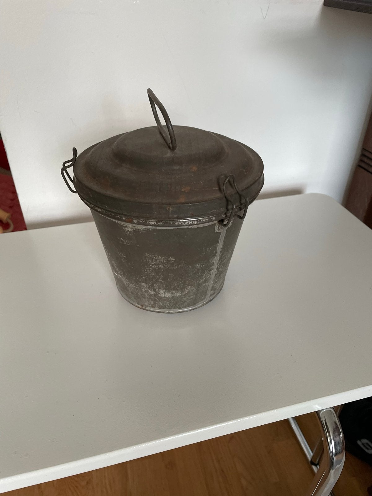 Antieke metalen emmer met deksel - Vintage decoratie, Ophalen of Verzenden
