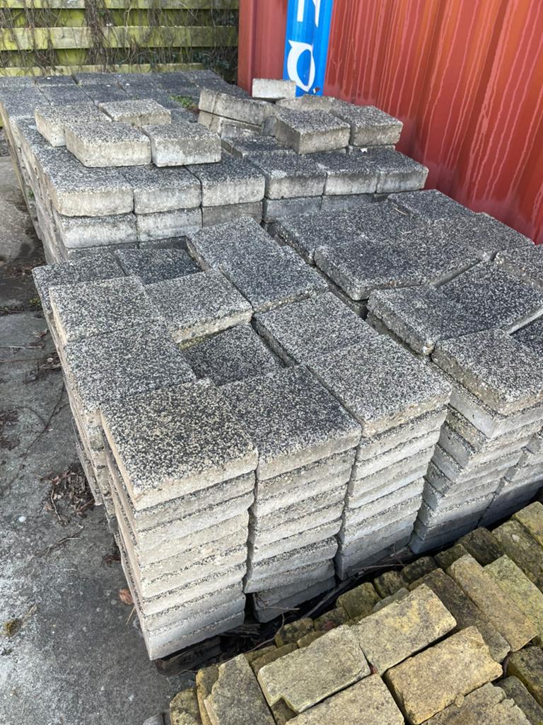Straat tegels/blokjes, Ophalen, Zo goed als nieuw, Minder dan 5 m², Beton