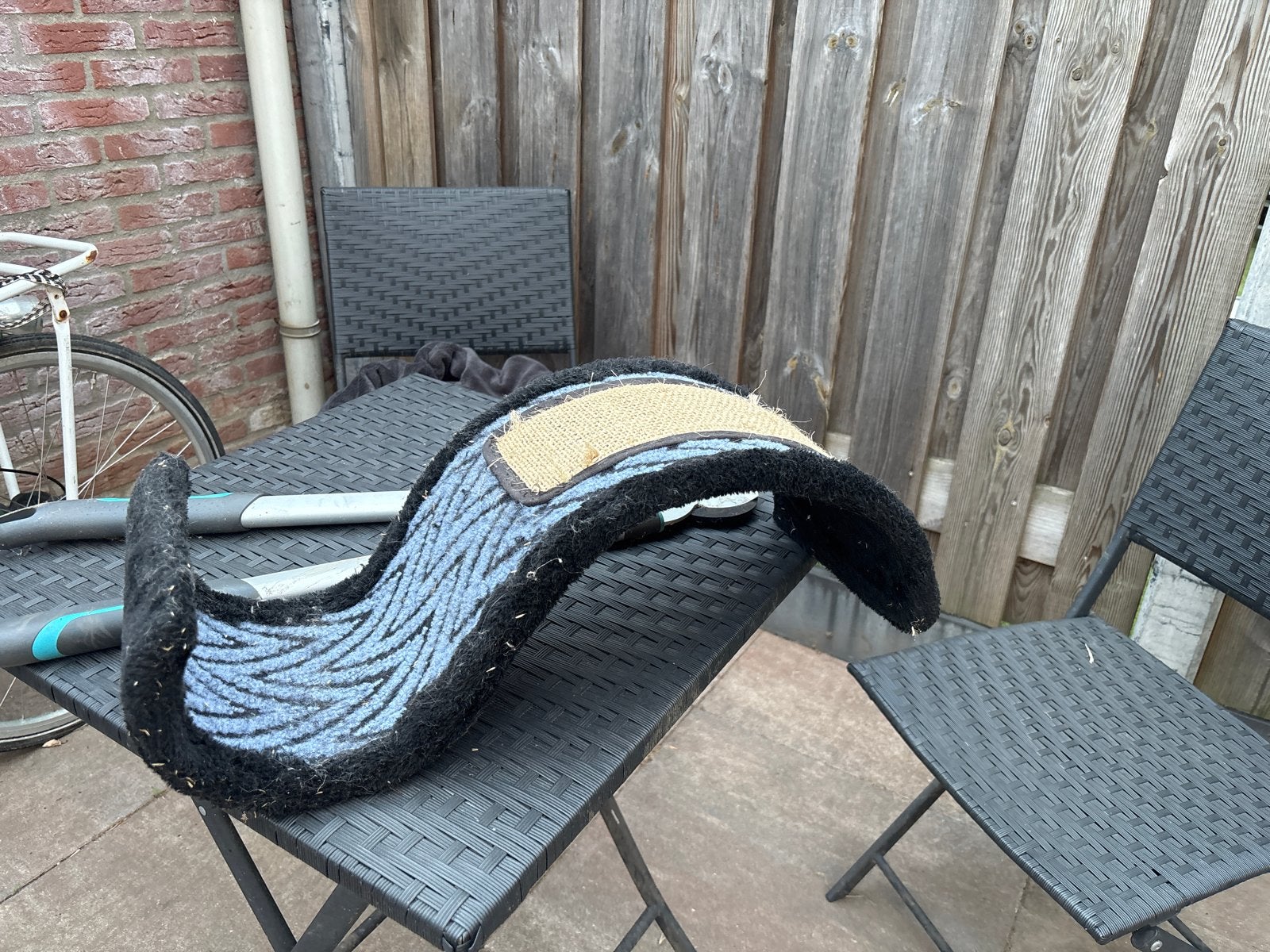 Katten scratcher, Ophalen