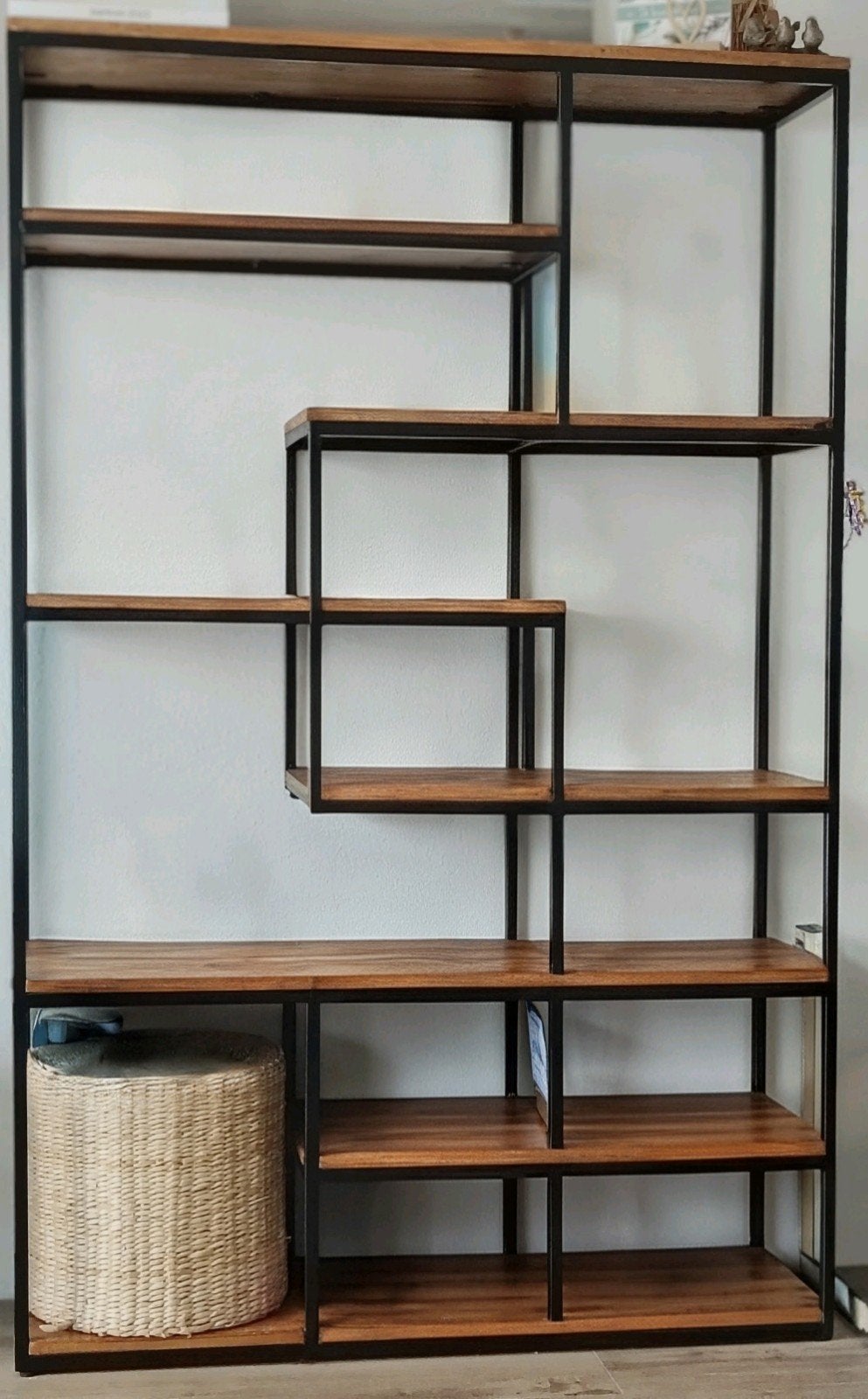 Industriële Boekenkast  zwart metaal en houten planken, Huis en Inrichting, Kasten | Boekenkasten, Ophalen, 100 tot 150 cm, Zo goed als nieuw