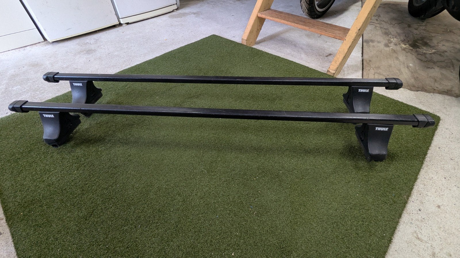 Thule dakdragers voor Volvo V70 (2e generatie) zonder rails, Auto diversen, Ophalen, Gebruikt