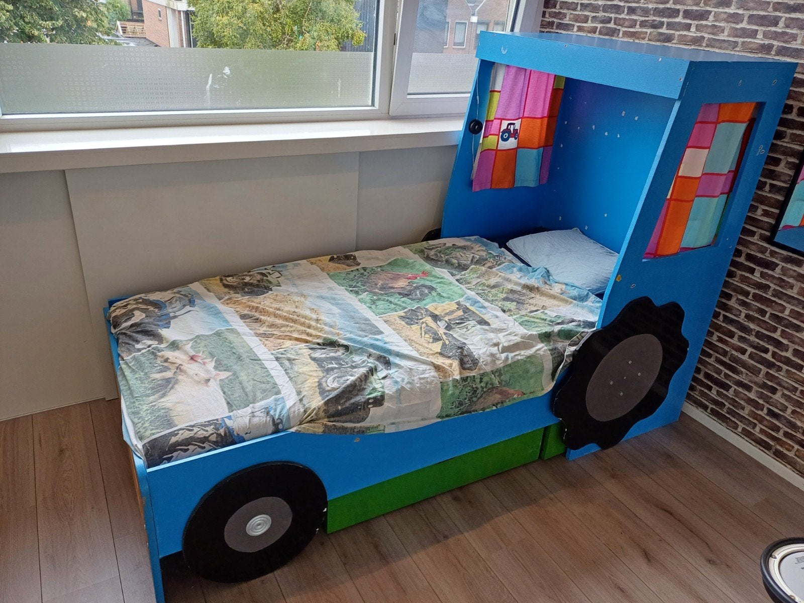 Bed 200x90 trekker, Ophalen, 85 tot 100 cm, Gebruikt, Lattenbodem