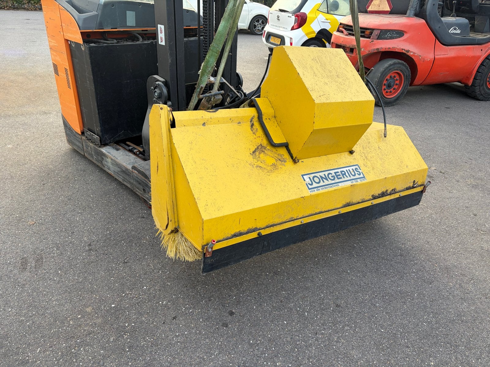 Veegborstel met eigen motor - Jongerius, Ophalen of Verzenden