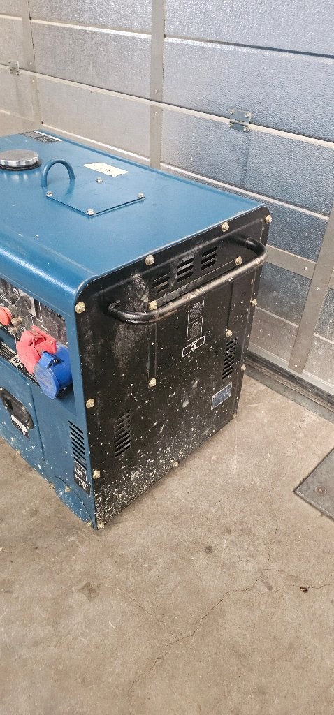 HBM 7900 Watt Diesel Generator - Aggregaat 400/230/12 Volt, Doe-het-zelf en Verbouw, Gebruikt, Ophalen of Verzenden, 5 tot 10 kVA