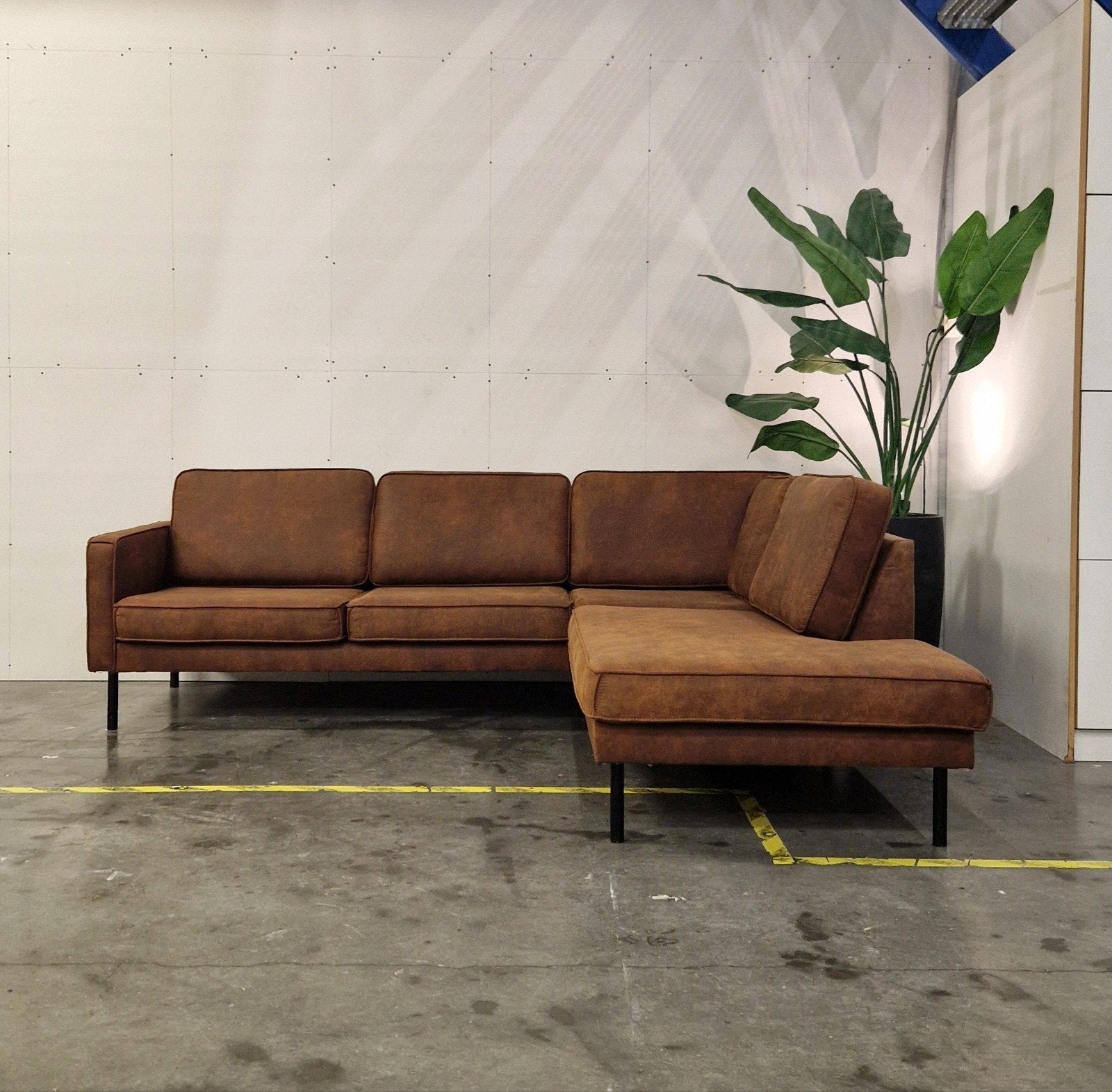 Hoekbank Cognac Microleder 245x210 – Zeer nette staat, Ophalen of Verzenden, Zo goed als nieuw, 150 cm of meer, Vierpersoons of meer