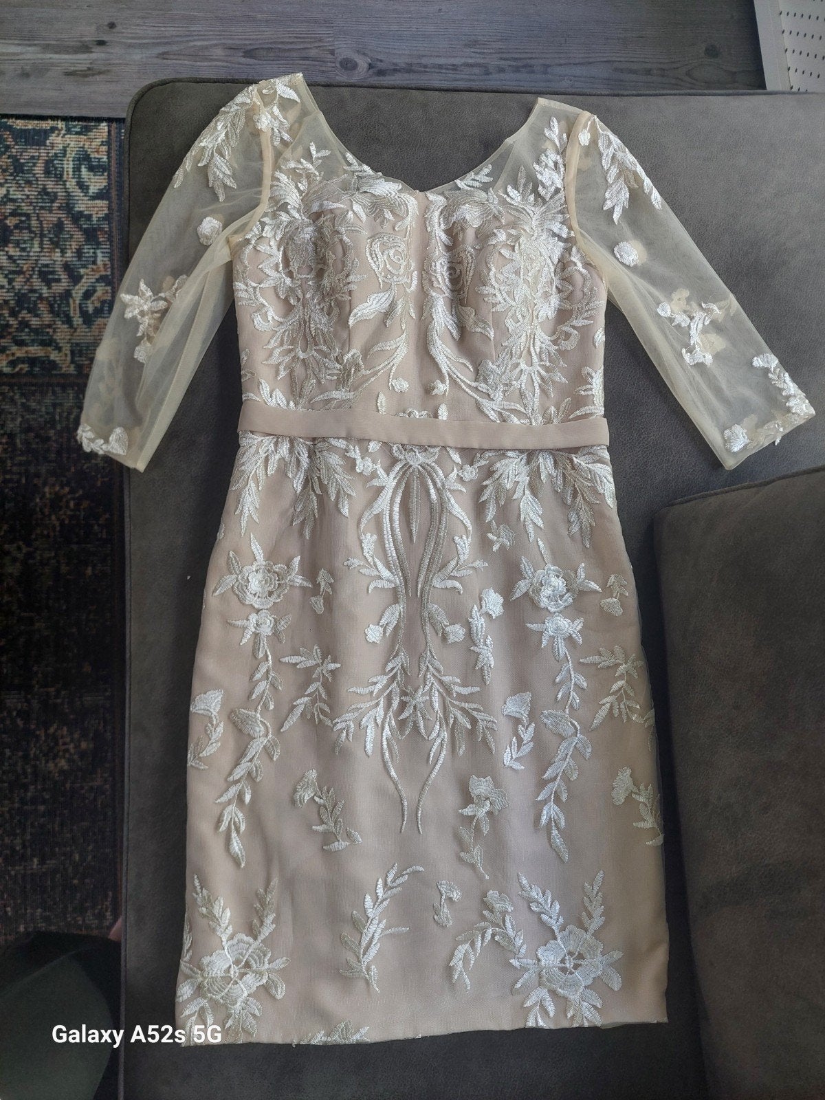 Chique jurk met jasje, beige met borduursels, Kleding | Dames, Jurken, Maat 38/40 (M), Beige, Ophalen of Verzenden, Zo goed als nieuw