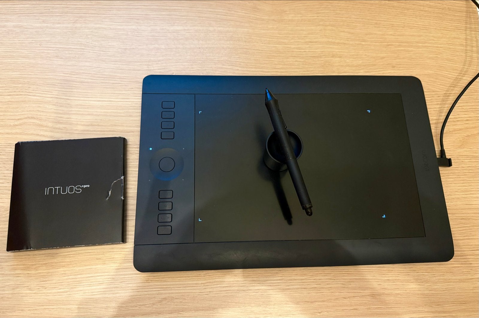 Wacom Intuos Pro Medium Tekentablet PTH-651, Ophalen of Verzenden, Multi-touch, Gebruikt, Bedraad