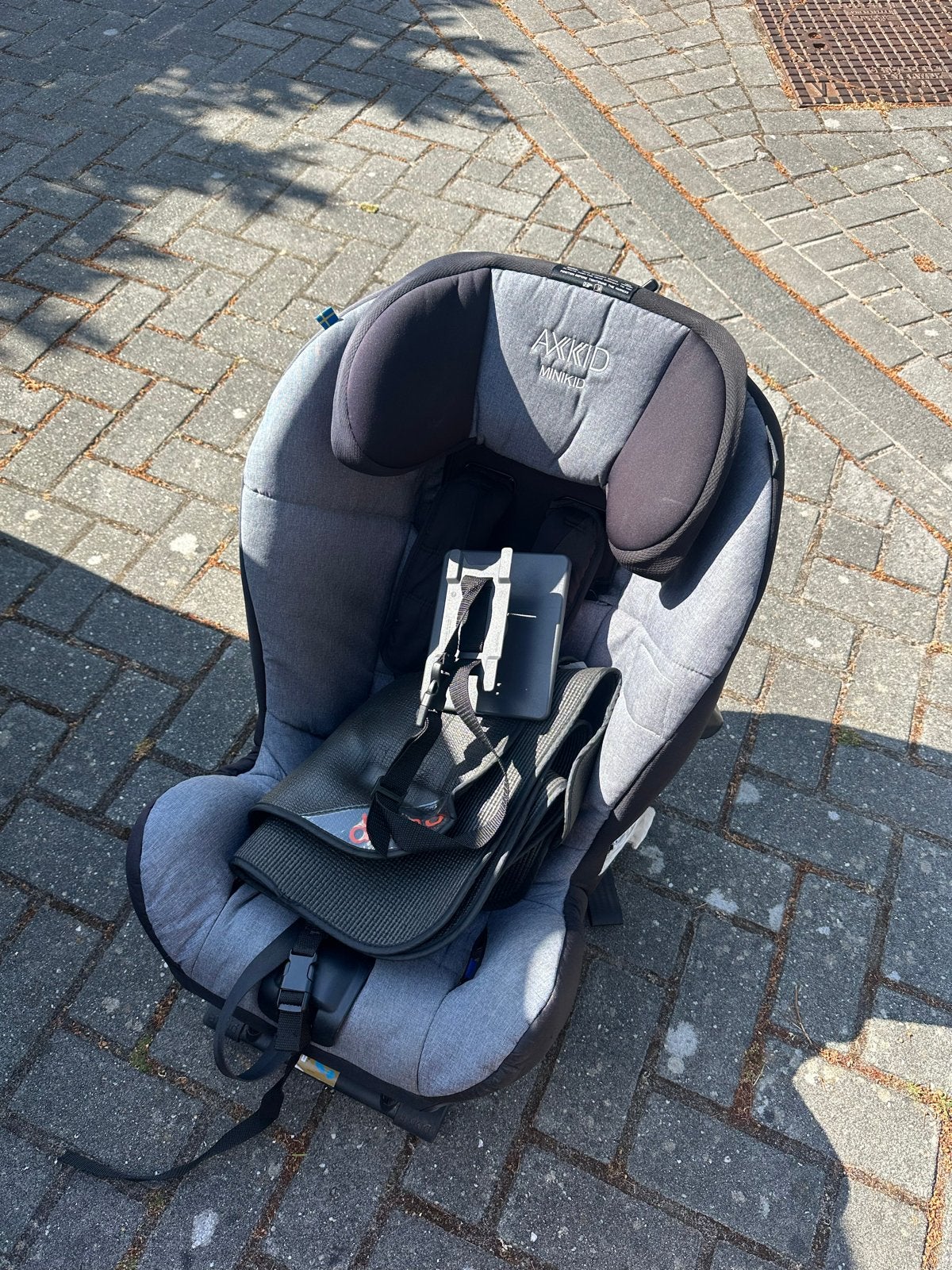 AxiKid Minikid achterwaarts autostoeltje, Ophalen of Verzenden, Gebruikt, Overige merken, Autogordel