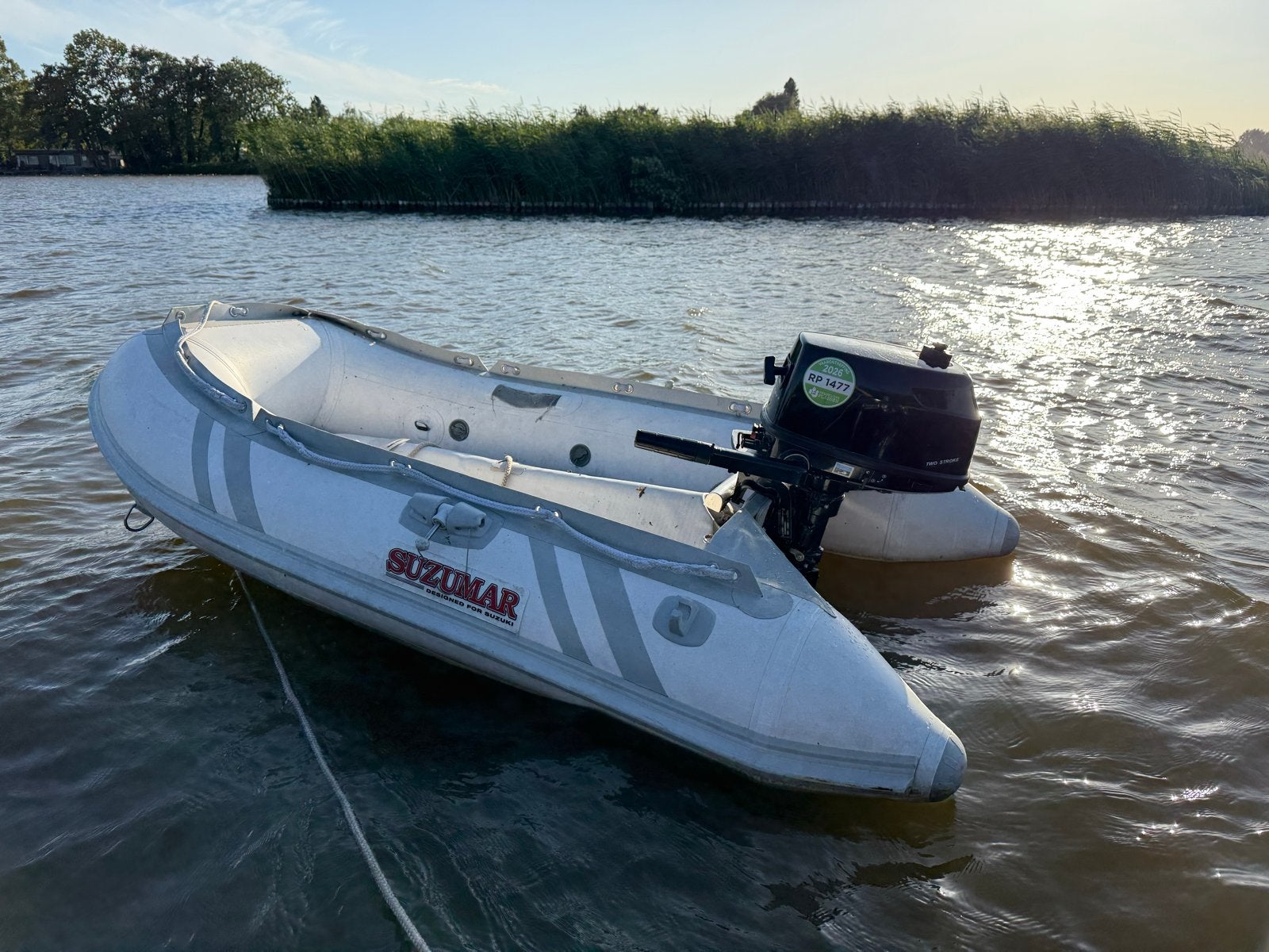Suzumar rubberboot met buitenboordmotor, Watersport en Boten, Rubberboten, Suzumar, Ophalen of Verzenden, Buitenboordmotor, Gebruikt