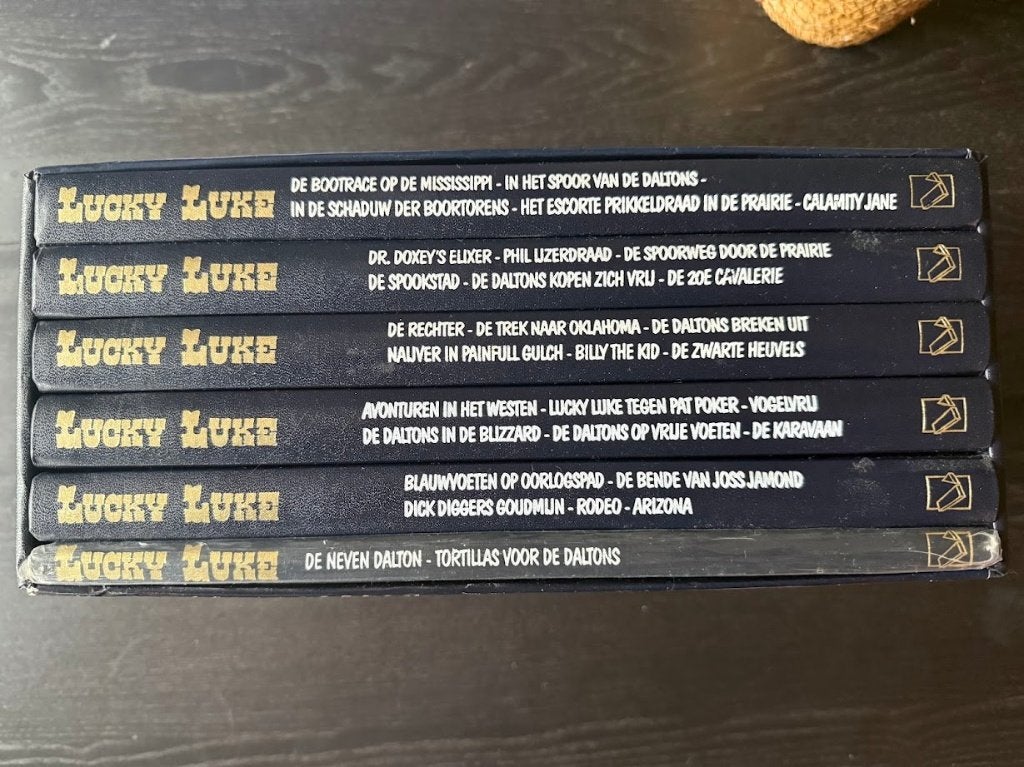 Lucky Luke Collectie (Morris) 6 albums in verzamelbox, Ophalen of Verzenden, Zo goed als nieuw, Morris, Meerdere stripboeken