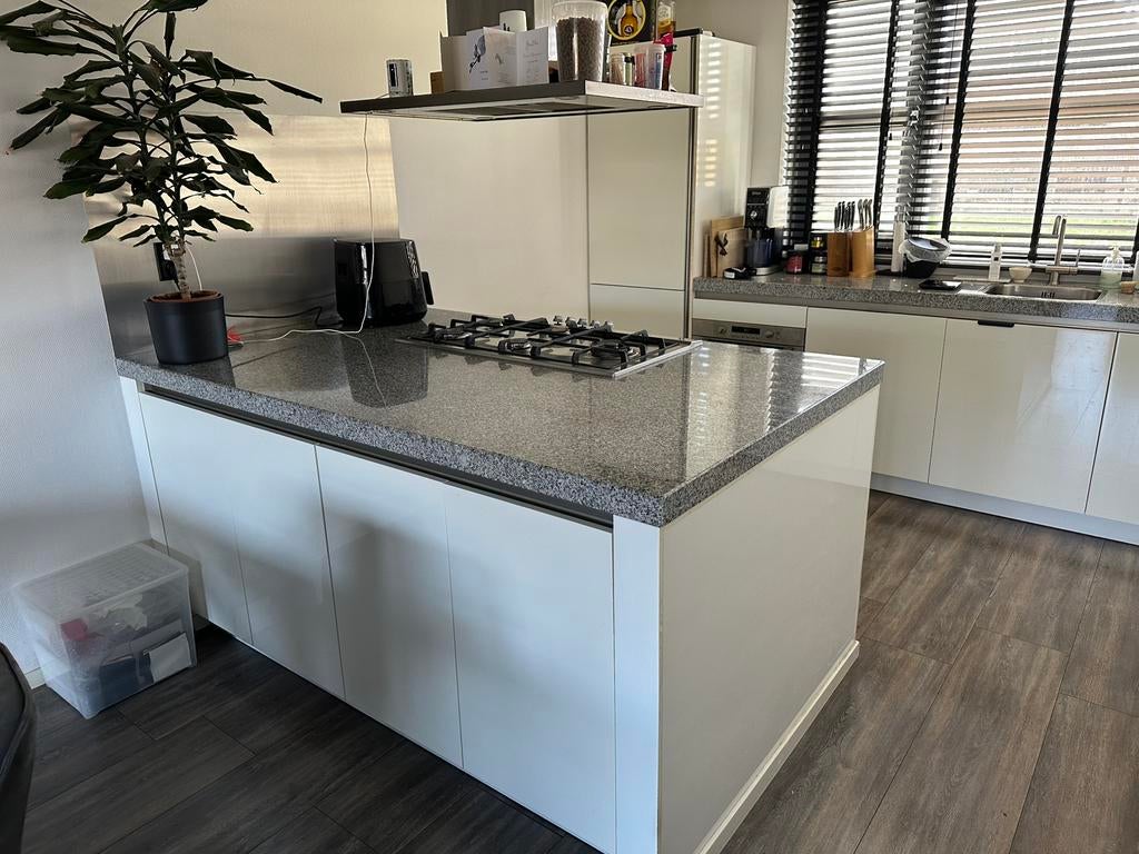 Moderne keuken (exclusief vaatwasser) te koop, Ophalen, Wit, Overige typen, Graniet of Steen