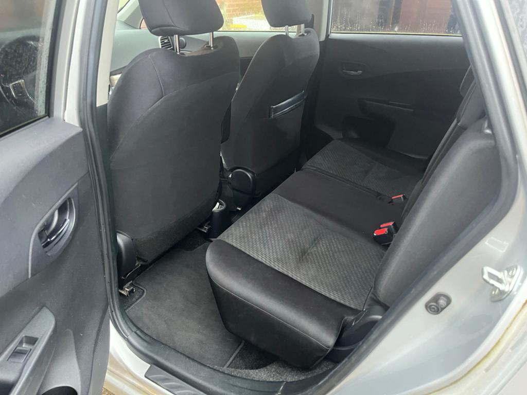 Toyota Verso-S 1.3 Vvt-i Multidrive CVT 2011 Grijs, 4 cilinders, 1329 cc, 19 km/l, 550 kg