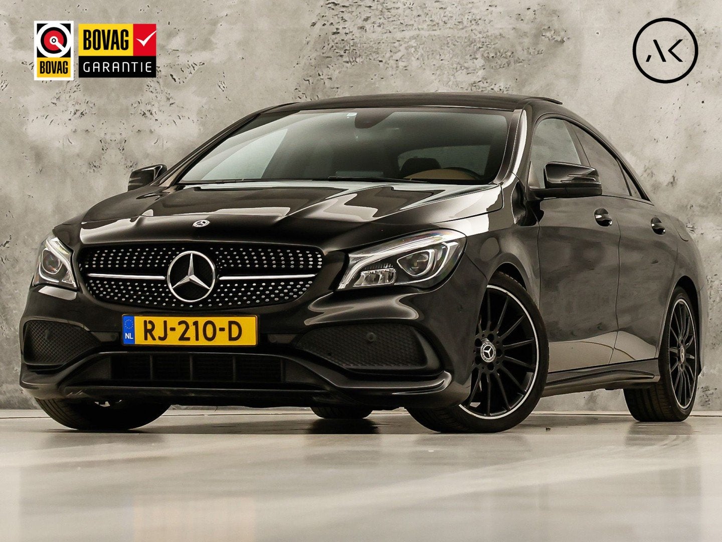 Mercedes-Benz CLA-Klasse 180 AMG Sport Automaat (PANORAMADAK, Auto's, Gebruikt, 4 cilinders, USB, Leder en Stof