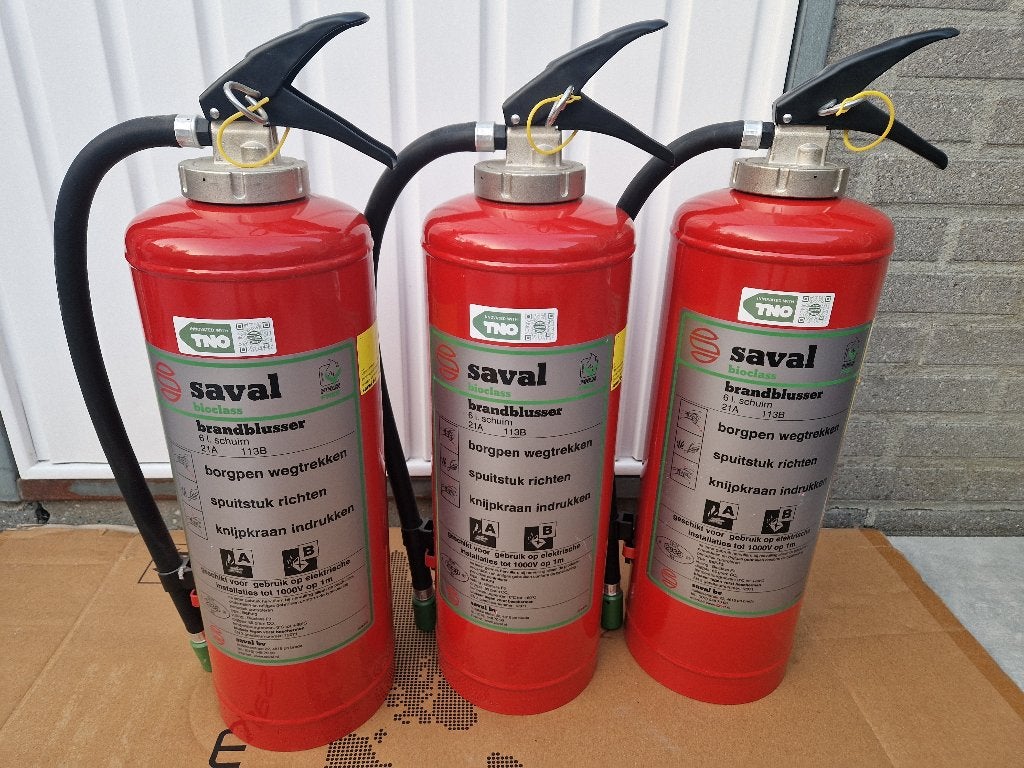 Brandblussers 3x Saval 6 lit PFAS vrij schuim Gekeurd., Ophalen of Verzenden, Zo goed als nieuw, Brandblusser