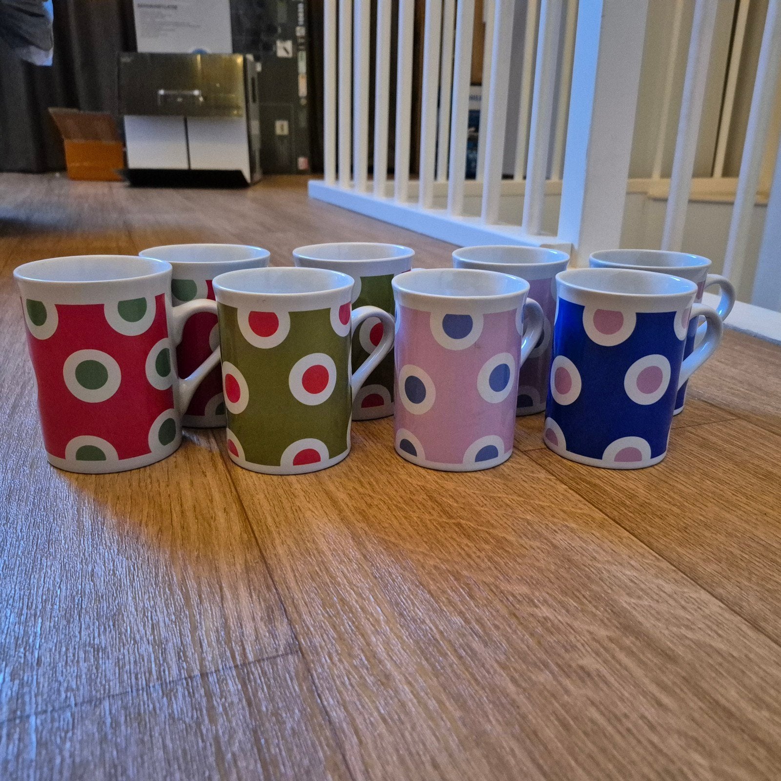 8 mokken, Ophalen, Aardewerk, Overige stijlen, Kop(pen) en/of Schotel(s)