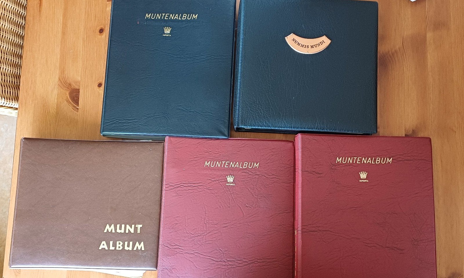 Verzameling wereldmunten in 9 Importa albums (o.a. VOC), Ophalen, Nederland en Buitenland, Munten
