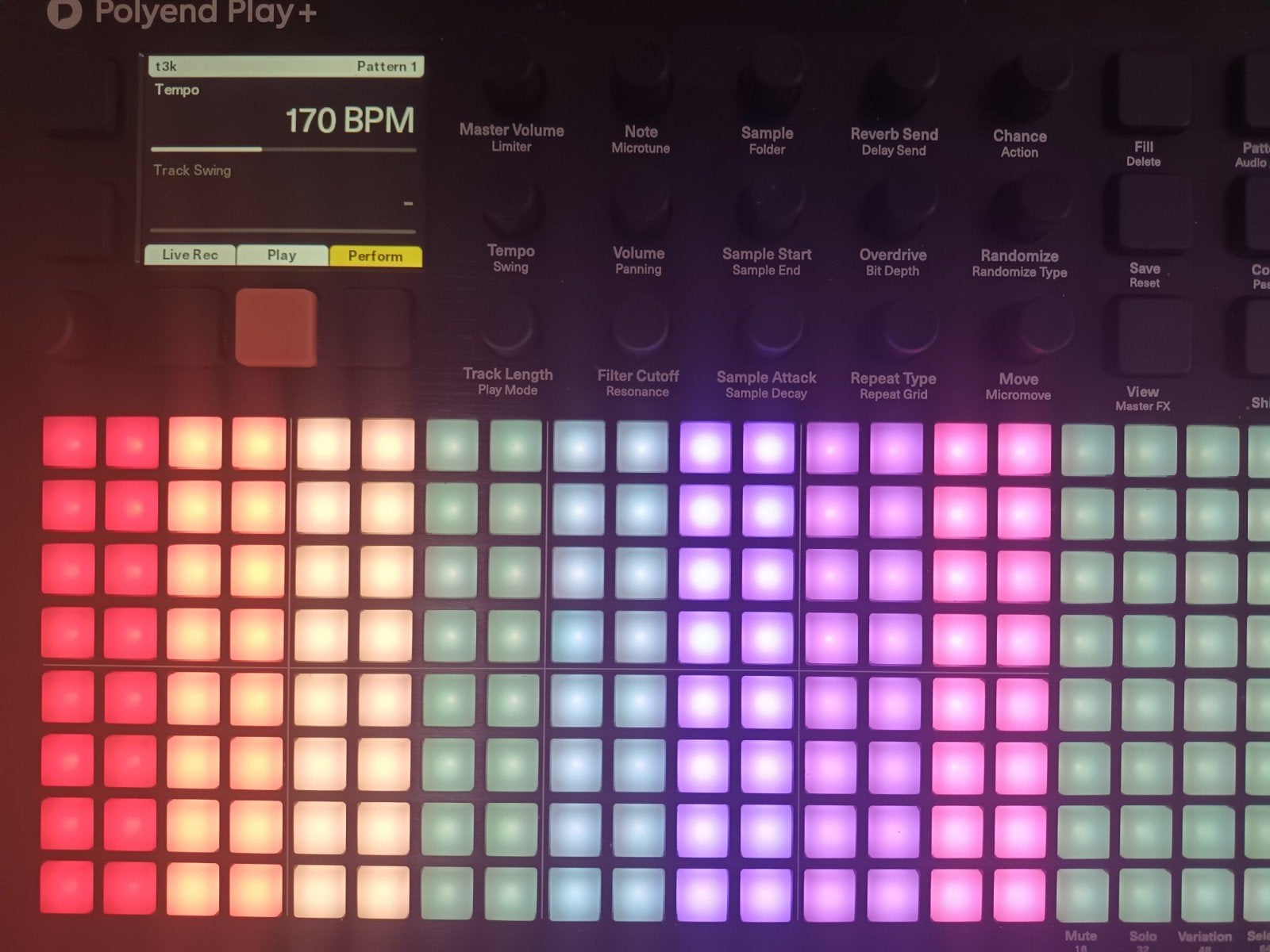 Polyend Play+ Groovebox / Sampler / Sequencer, Overige merken, Zo goed als nieuw, Met midi-aansluiting, Overige aantallen
