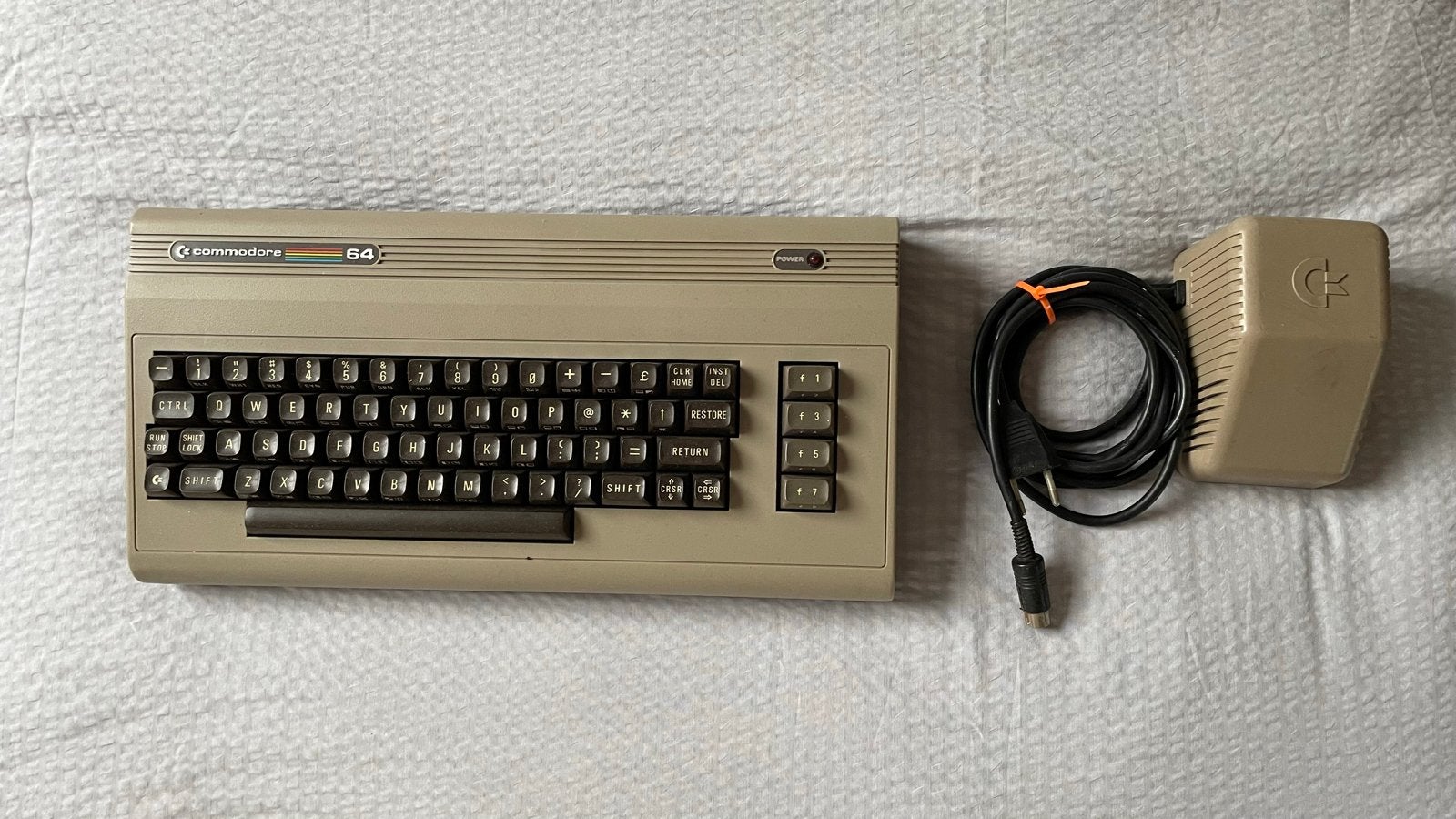 Commodore 64 BreadBin - Zeer goede staat, kraakhelder beeld, Ophalen of Verzenden