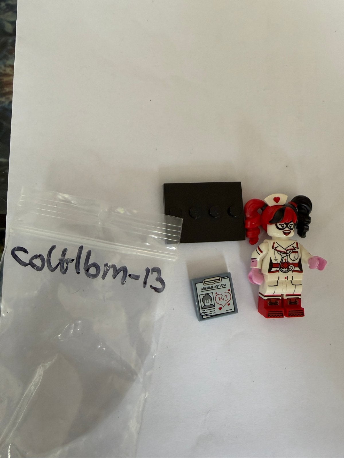 Lego Harley Quinn verpleegster minifiguur (Coltlbm-13), Kinderen en Baby's, Ophalen of Verzenden, Zo goed als nieuw, Lego