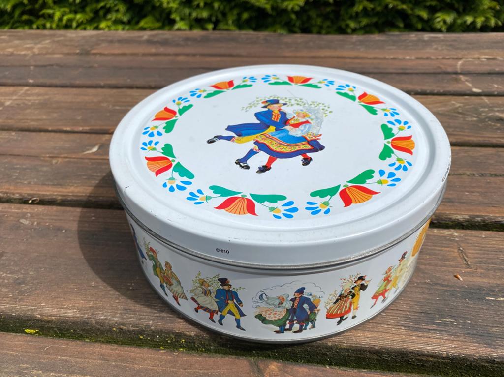 Deense koekjes blik met klederdrachten decoratie, Ophalen of Verzenden, Gebruikt, Koek(jes), Overige merken
