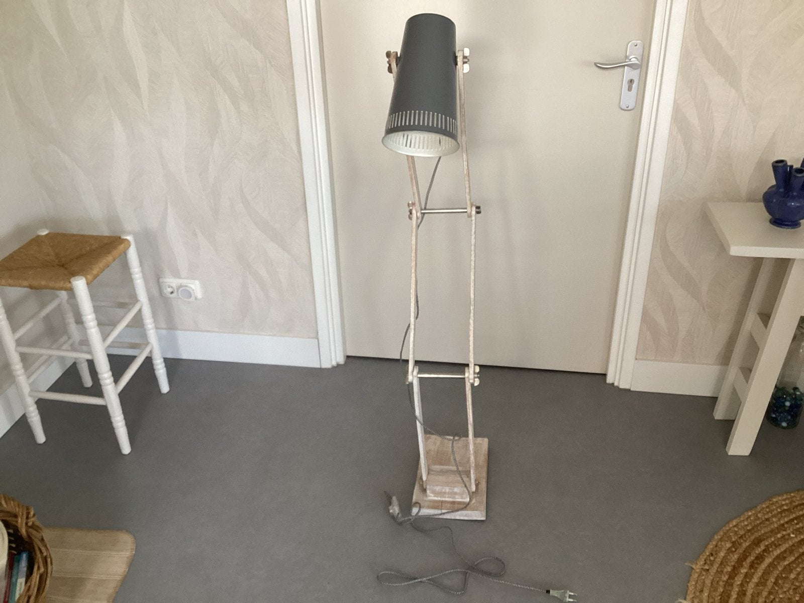 Vintage houten vloerlamp met verstelbare arm, Ophalen, Gebruikt, Hout, 100 tot 150 cm