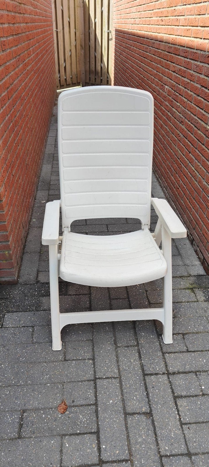 2 witte tuinstoelen Flair Plaisir, Ophalen, Gebruikt, Kunststof, Verstelbaar