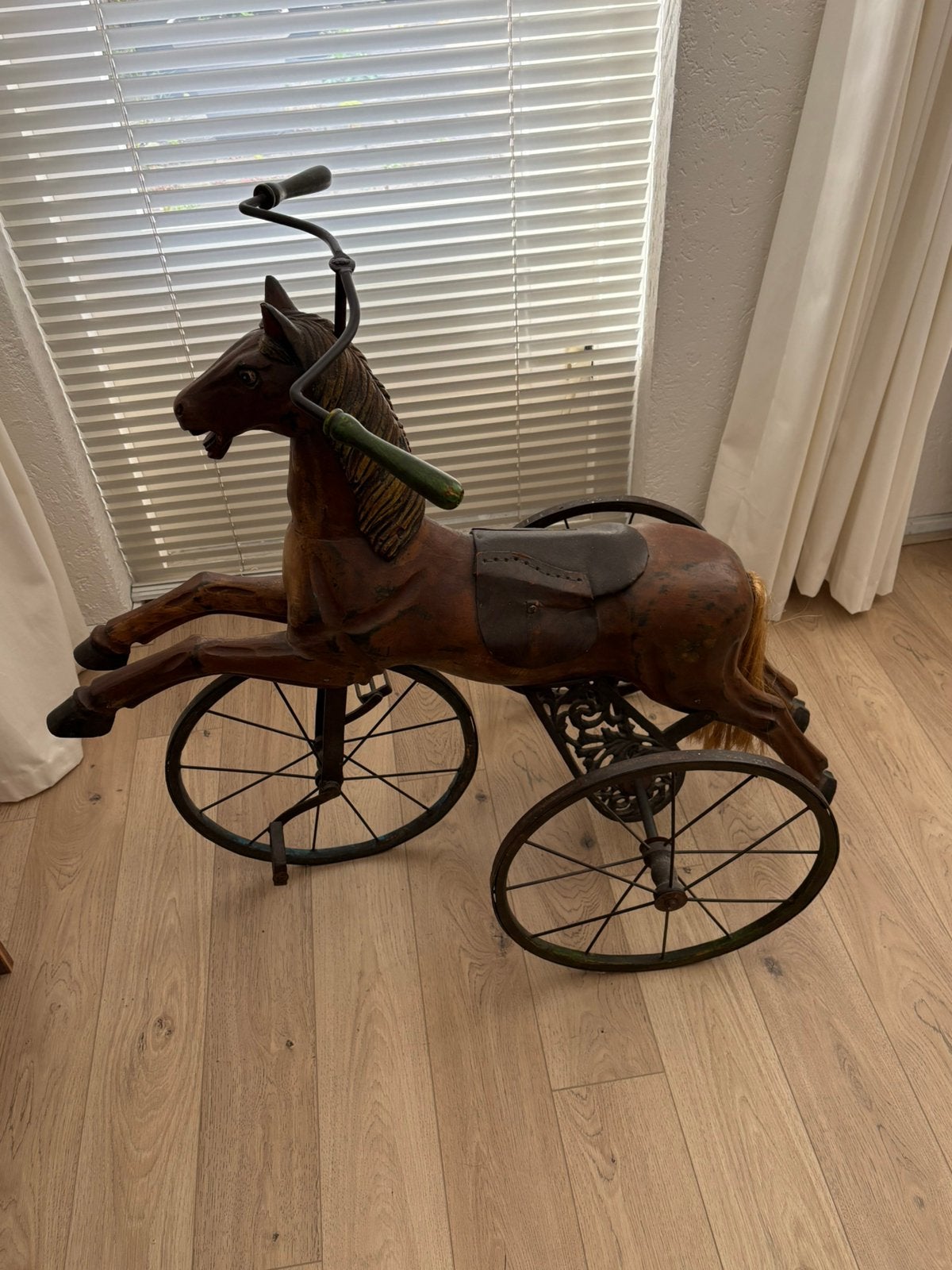 Houten paard, Ophalen