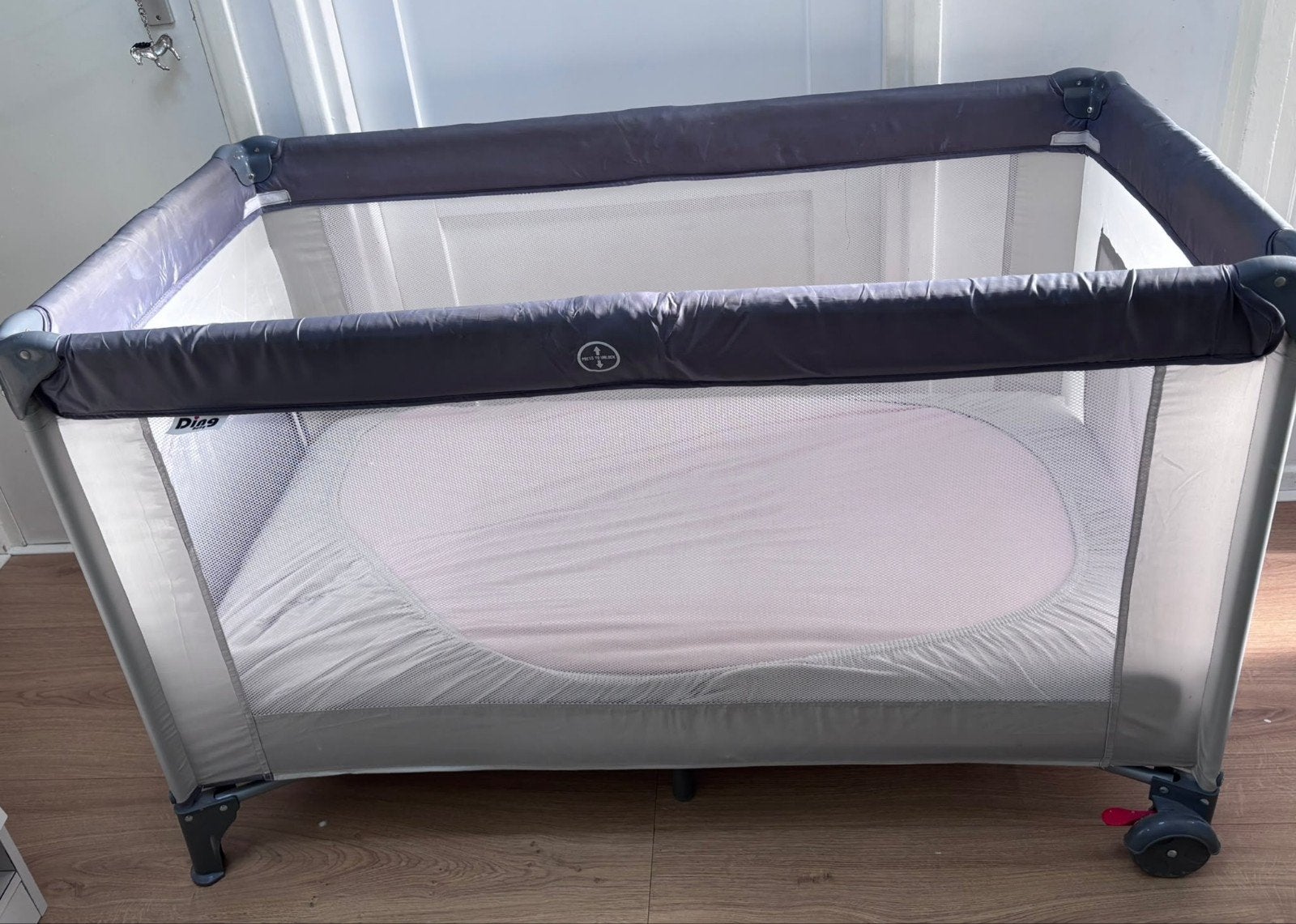Campingbedje Ding Deluxe Grey, Ophalen, Zo goed als nieuw, Reisbedje
