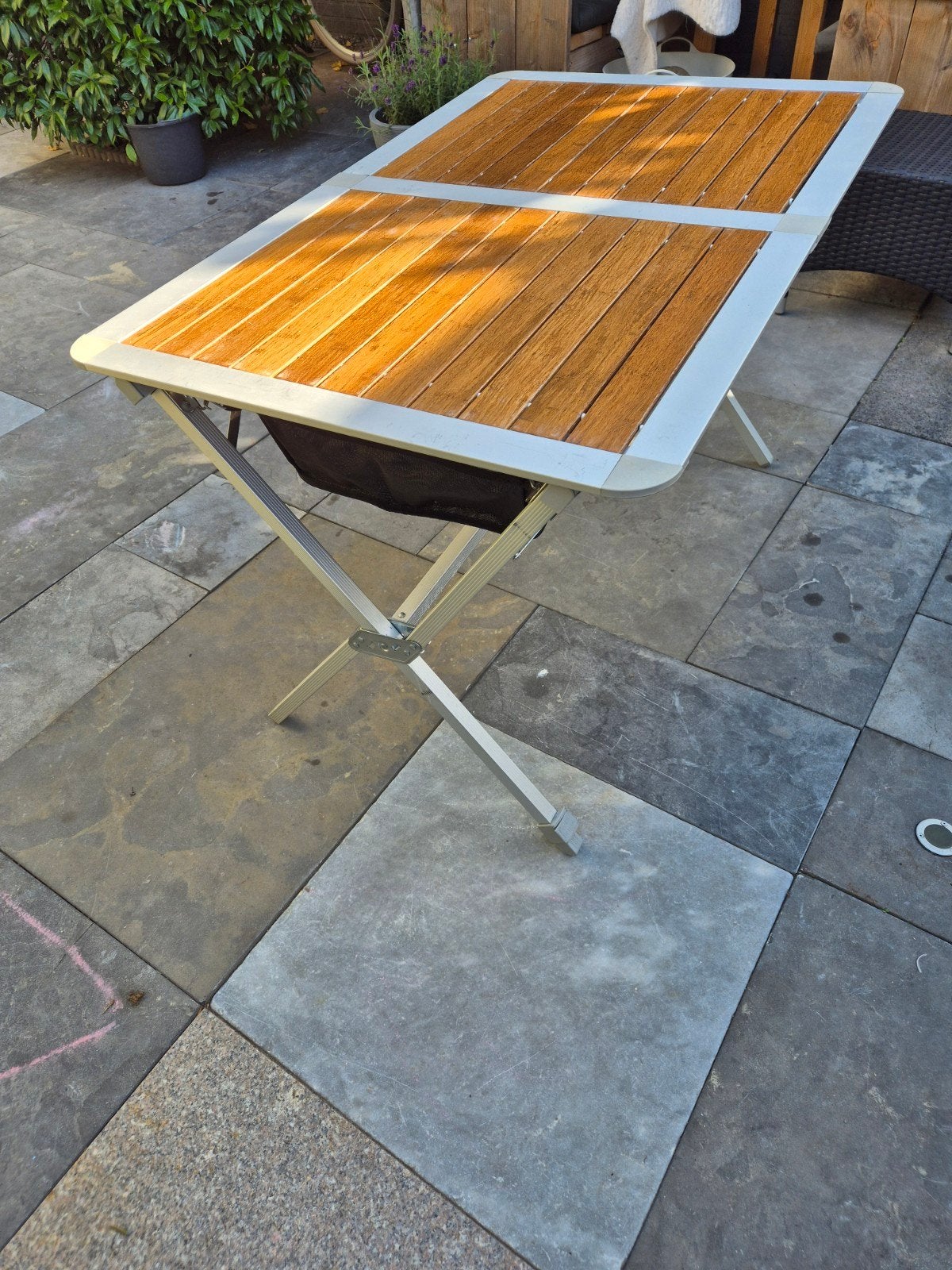 Opvouwbare campingtafel met houtlook en opbergnet, Ophalen, Gebruikt, Campingtafel