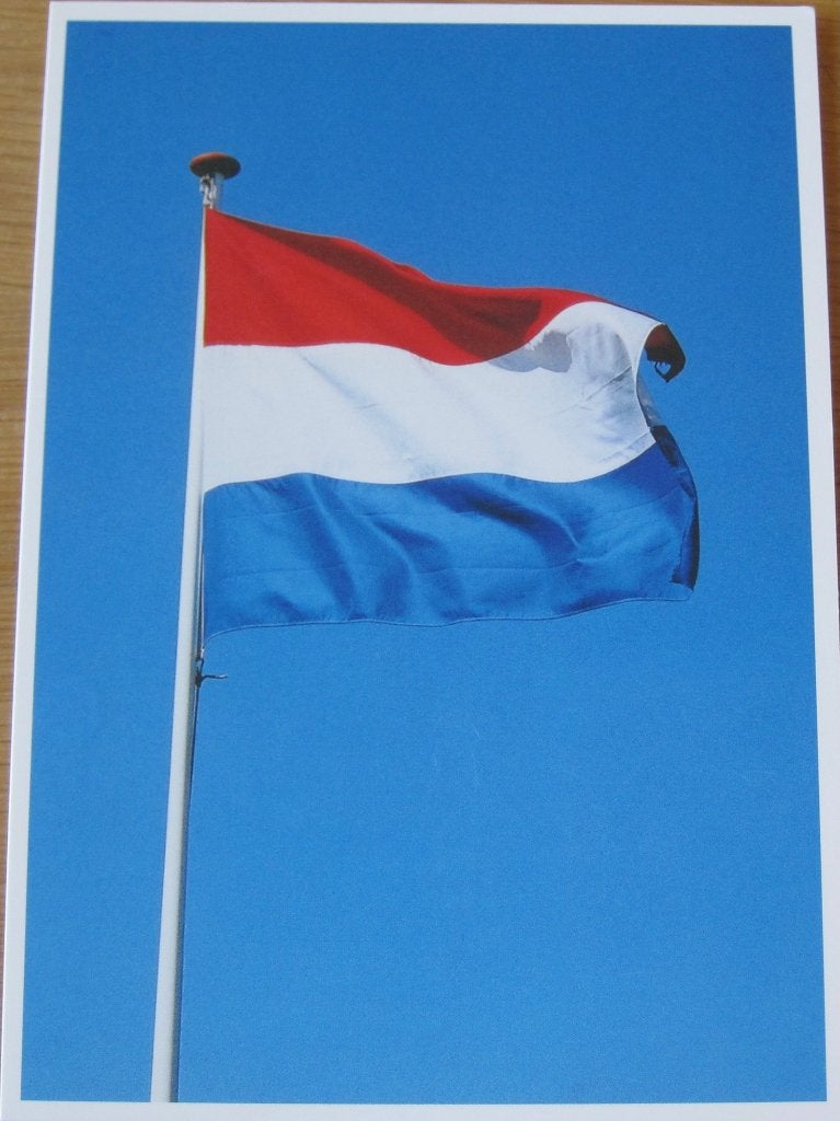 Nederlandse vlag op nieuwe ansichtkaart - HEMA, Verzenden, 1980 tot heden, Ongelopen, Overige thema's