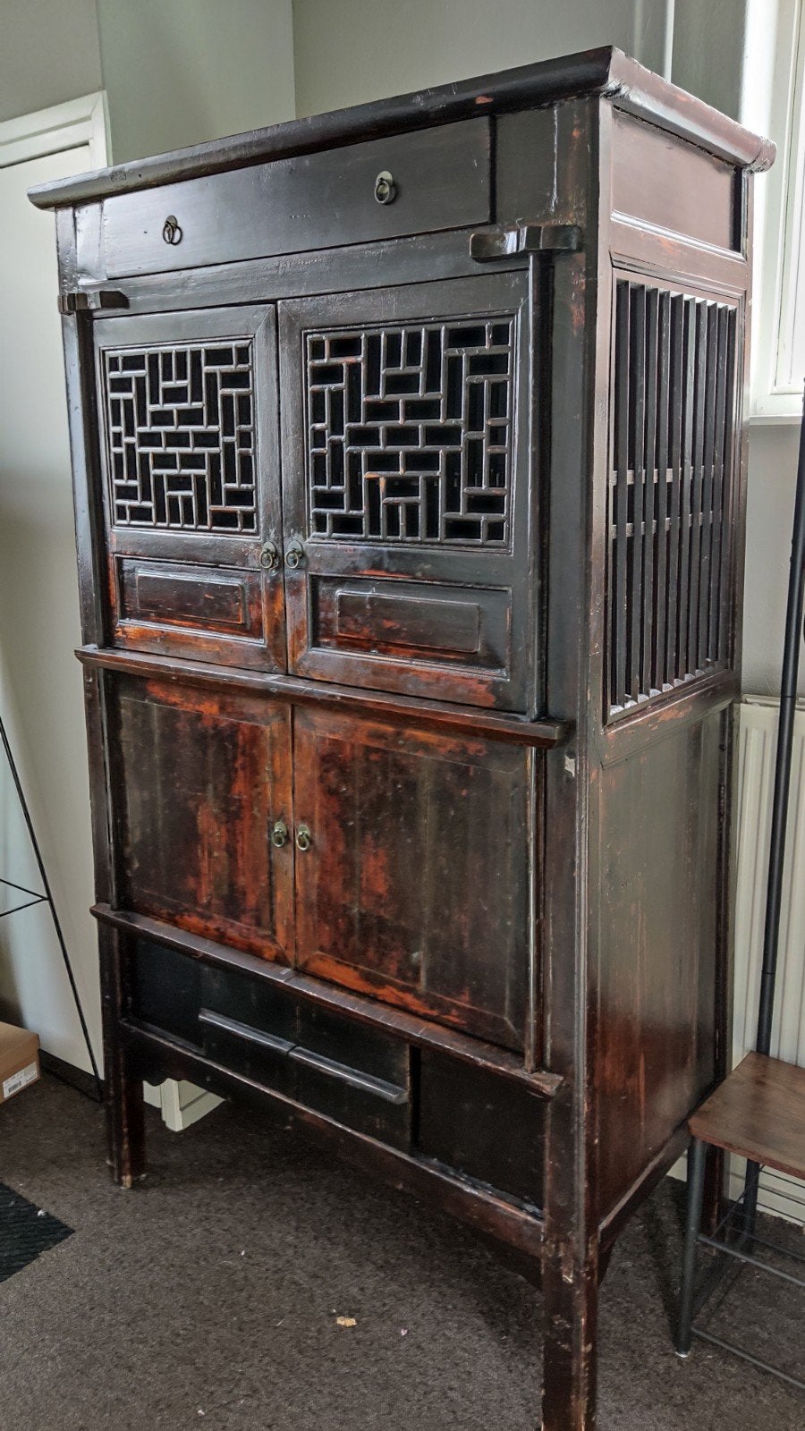 Antieke Chinese kast met unieke details, Antiek en Kunst, Antiek | Meubels | Kasten, Ophalen