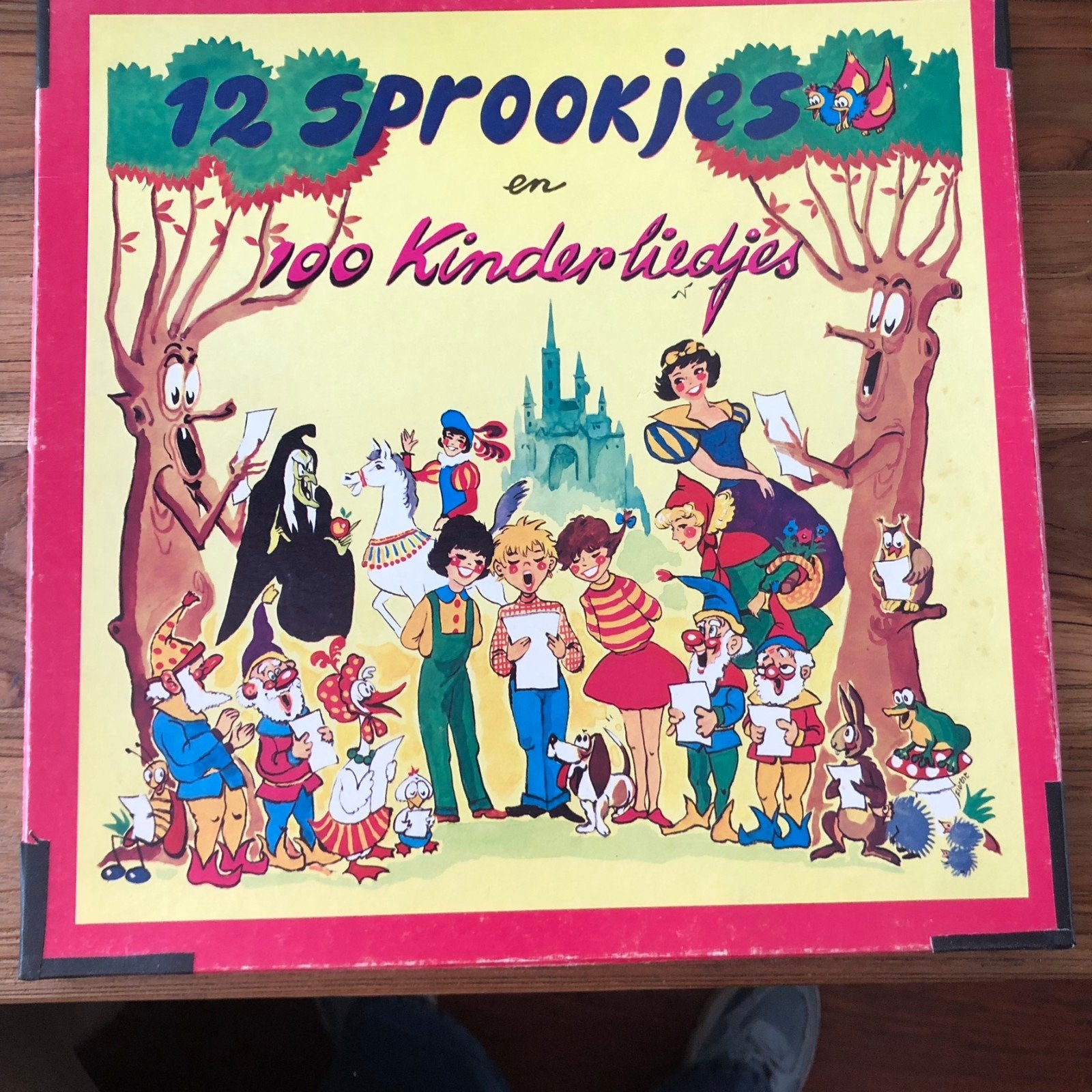 LP box: 12 Sprookjes en 100 Kinderliedjes, Ophalen of Verzenden