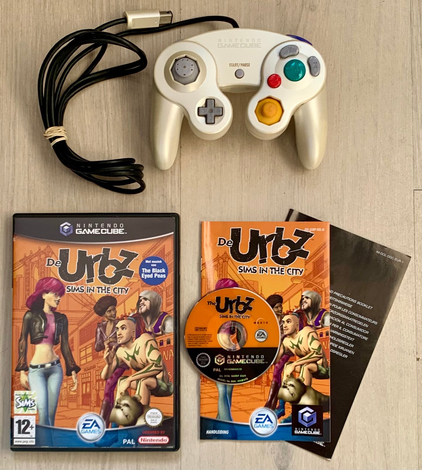 The Urbz: Sims in the City + Controller [Gamecube], Gebruikt, 2 spelers, Ophalen of Verzenden, Vanaf 12 jaar