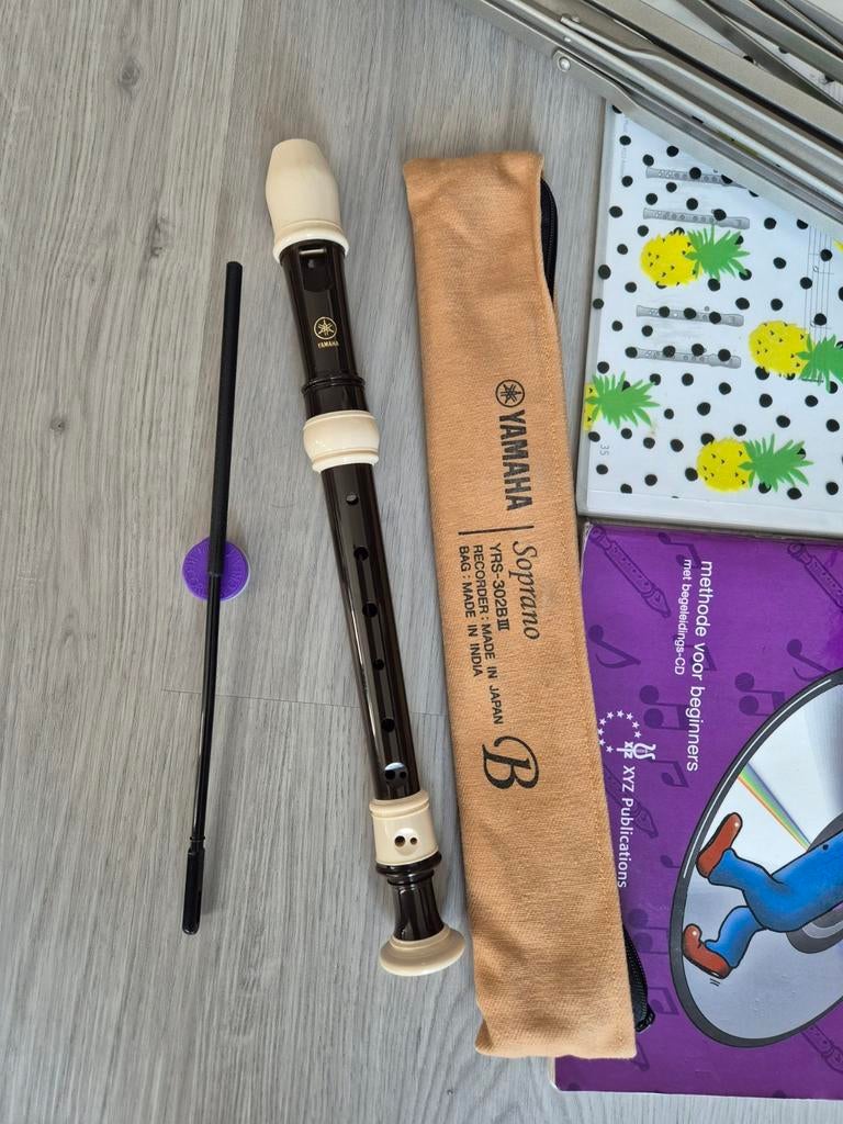Yamaha Soprano Blokfluit YRS-302B III complete set, zie foto, Ophalen of Verzenden, Zo goed als nieuw, Sopraan of Sopranino, Met koffer, hoes of etui