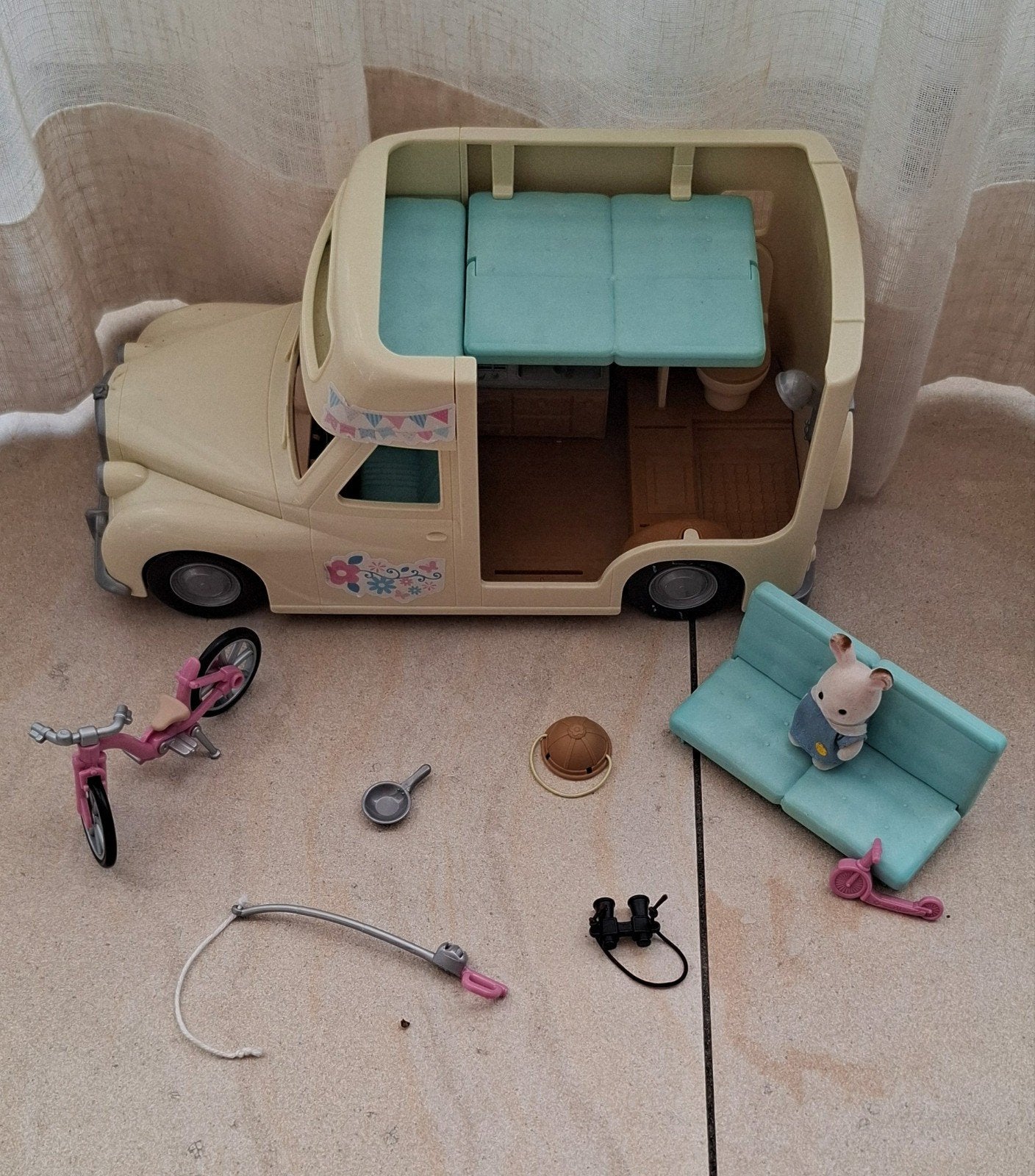 Sylvanian familie camper

Vraagprijs 15.50

Kijk voor meer, Ophalen of Verzenden
