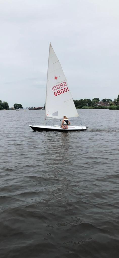 Laser zeilboot – nette romp, geen lekkages direct zeilklaar, Watersport en Boten, Zeilen en Zeiltoebehoren, Ophalen, Zo goed als nieuw