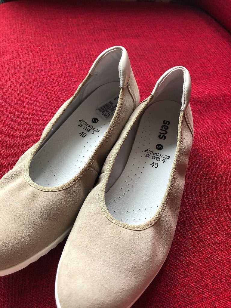dames schoenen, Kleding | Dames, Schoenen met lage hakken, Beige, Ophalen of Verzenden, Zo goed als nieuw