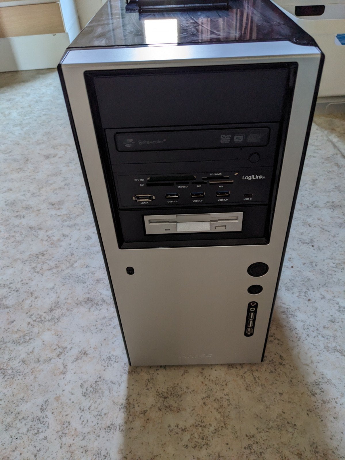 Antec Midi PC Behuizing - Gebruikt, knop gerepareerd, Computers en Software, Computerbehuizingen, Ophalen, Gebruikt