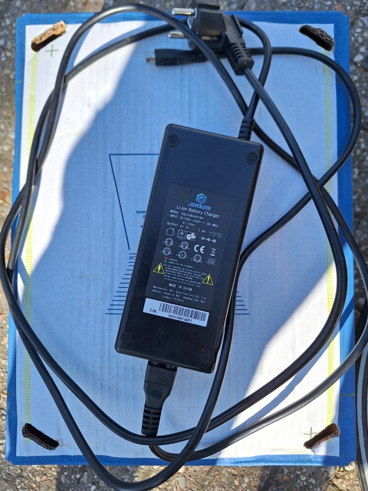 Joycube Li-ion Batterijlader SSL084V42XH 42.0V 2.0A, Fietsen en Brommers, Fietsaccessoires | Fietsaccu's, Ophalen of Verzenden