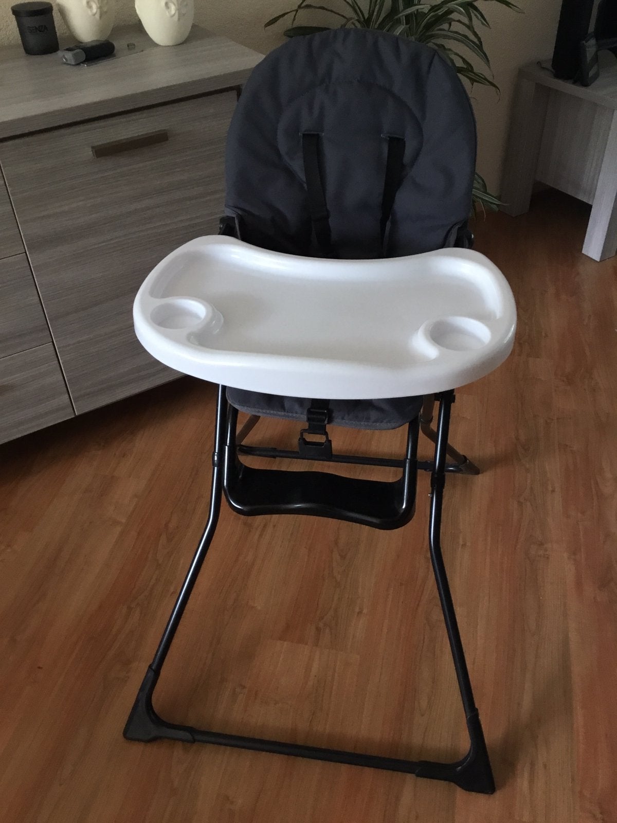 Baby kinder eetstoel., Kinderen en Baby's, Kinderstoelen, Ophalen, Zo goed als nieuw, Overige typen, Gordel(s)