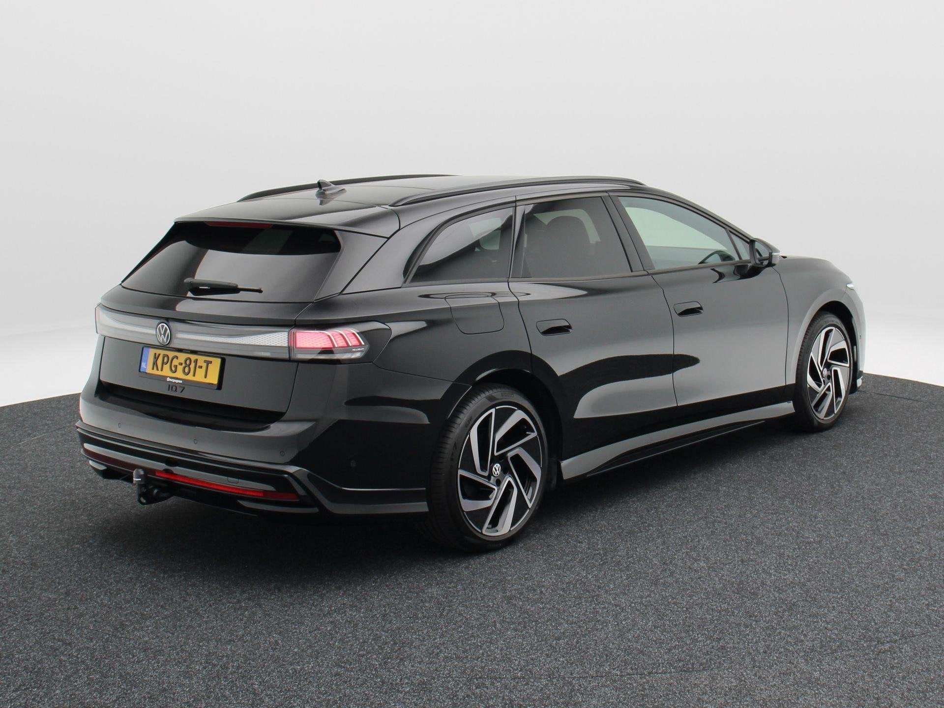 Volkswagen ID.7 Tourer Pro Limited Edition 77 kWh | Trekhaak, Auto's, Automaat, Achterwielaandrijving, Zwart, Zwart